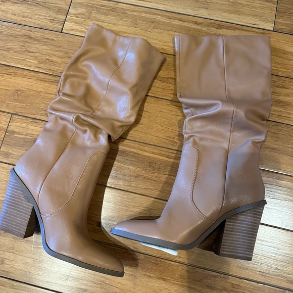 DV by Dolce Vita Numbra Ruched Boot, Tan, 8 - Picture 1 of 3